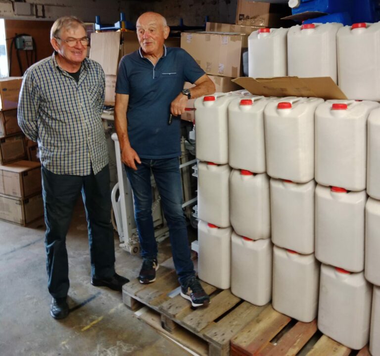 110 bidons de panure  au local de Nantes par la section GUINGAMP (11/09/25)