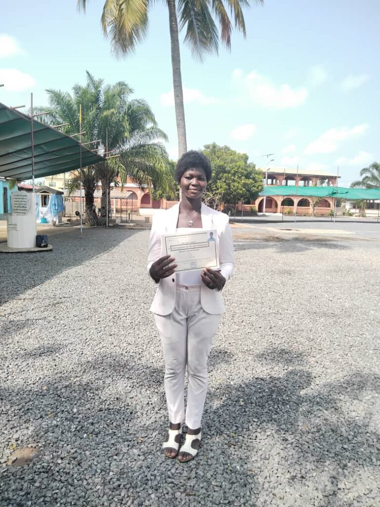 Diplomée assistante sociale